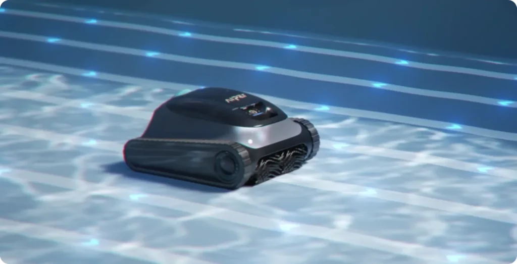 Aiper Scuba S1 en train de nettoyer le fond d'une piscine, vue sous-marine en plongée