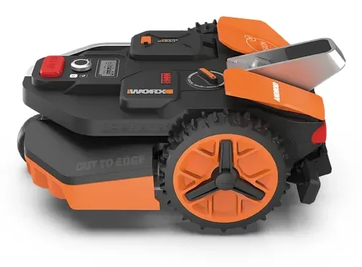 Robot tondeuse Worx Landroid Vision M600 vu de profil, roue crantée orange et carter Cut to Edge